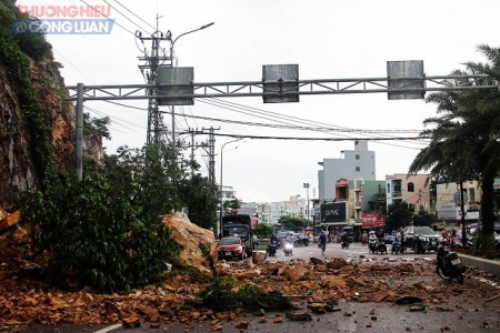 Hơn 65,4 tỷ đồng để khắc phục sạt lở mái taluy đường Nguyễn Tất Thành nối dài, TP Quy Nhơn