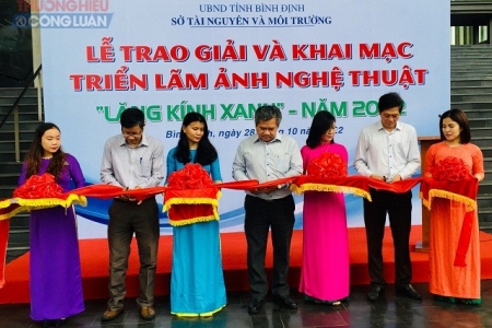 Bình Định tổ chức Triển lãm ảnh nghệ thuật “Lăng kính xanh năm 2022”