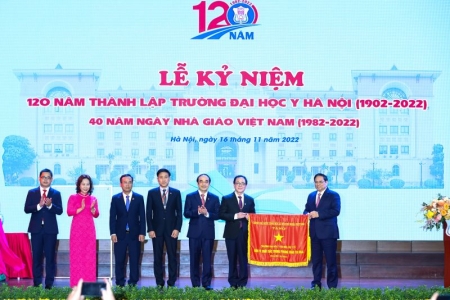 Kỷ niệm 120 năm thành lập Trường Đại học Y Hà Nội: Tri thức hội tụ cùng y đức