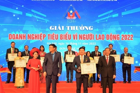 Vietcombank 3 lần liên tiếp được vinh danh “Doanh nghiệp tiêu biểu vì người lao động” và Top 10 Nơi làm việc tốt nhất Việt Nam