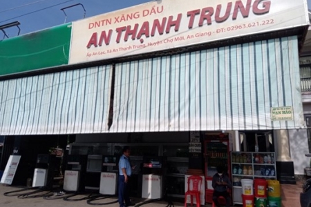 Phạt 7,5 triệu đồng cửa hàng kinh doanh xăng dầu niêm yết giá không đúng quy định