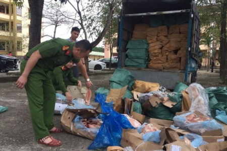 Bắt giữ ô tô chở gần 06 tấn thịt động vật “bẩn”