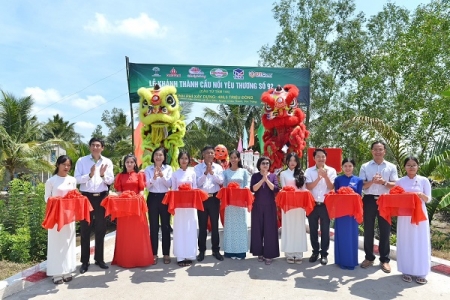 Nhựa Tiền Phong tiếp tục hành trình “Cầu nối yêu thương”