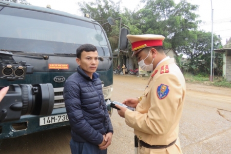 Thanh Hóa: Kiểm tra, xử lý nhiều trường hợp vi phạm trật tự an toàn giao thông sau 2 ngày nghỉ lễ