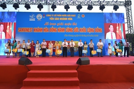 Festival Biển Nha Trang 2023: Trao giải cuộc thi “Yến sào Sanvinest Khánh Hòa đồng hành cùng sức khỏe cộng đồng”