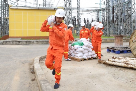 Chủ động các phương án để giữ vững an ninh truyền tải điện trước diễn biến bất thường của mưa lũ