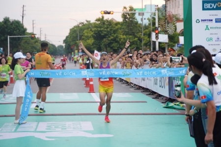 Bế mạc và trao thưởng giải “Nông thôn Việt Marathon - Nghệ An 2023: Cùng Faith về miền ví, giặm”