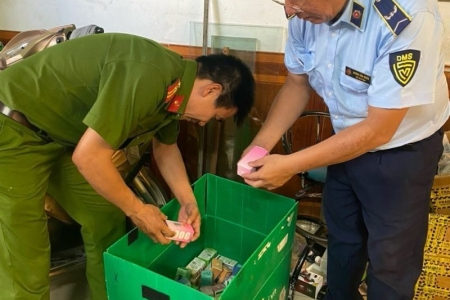 TP. Hồ Chí Minh thu giữ 100 cây thuốc lá điện tử không rõ nguồn gốc