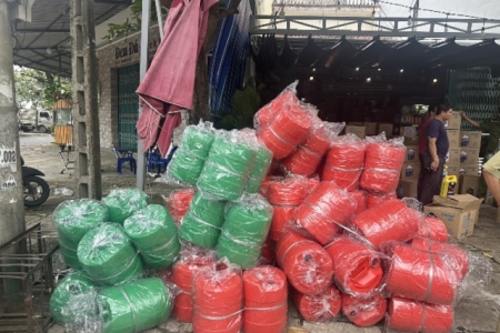 Phát hiện, xử lý trên 3.965 thùng/can dầu nhớt vi phạm