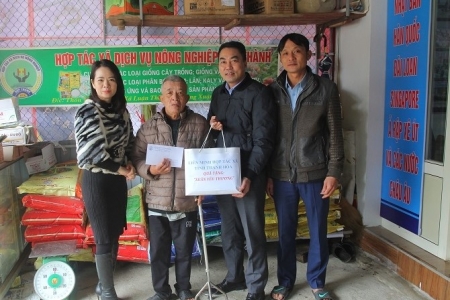 Liên minh HTX Thanh Hóa thăm, tặng quà thành viên có hoàn cảnh khó khăn