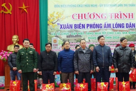 Đồn Biên phòng Cửa khẩu Quốc tế Hữu Nghị (Lạng Sơn): Tổ chức chương trình “Xuân biên phòng - Ấm lòng dân bản”