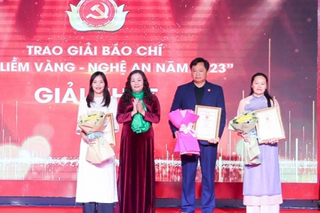 Khai mạc Hội báo Xuân Giáp Thìn và trao Giải báo chí “Búa liềm vàng - Nghệ An 2023”