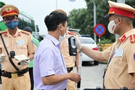 Bộ Y tế đề xuất nghiên cứu vấn đề nồng độ cồn trong khí thở của người điều khiển phương tiện giao thông