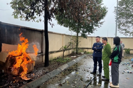 Giám sát tiêu hủy hàng hóa giả mạo nhãn hiệu và thực phẩm không rõ nguồn gốc, xuất xứ