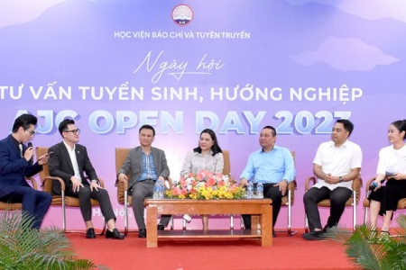 Học viện Báo chí và Tuyên truyền tổ chức ngày hội tư vấn tuyển sinh - hướng nghiệp - việc làm năm 2024