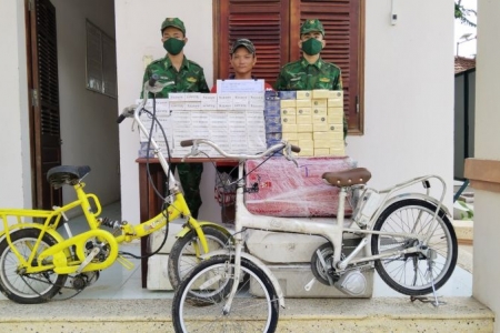 Đồn Biên phòng Vĩnh Nguơn bắt giữ đối tượng vận chuyển hàng hóa trái phép