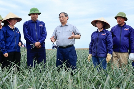 Thủ tướng Phạm Minh Chính khảo sát một số cơ sở, công trình trọng điểm tại Ninh Bình