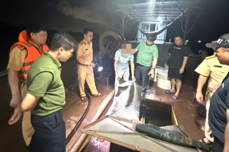 Bắt giữ tàu vận chuyển 45.000 lít dầu FO không rõ nguồn gốc