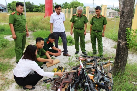 Tiêu hủy một lượng lớn vũ khí, vật liệu nổ