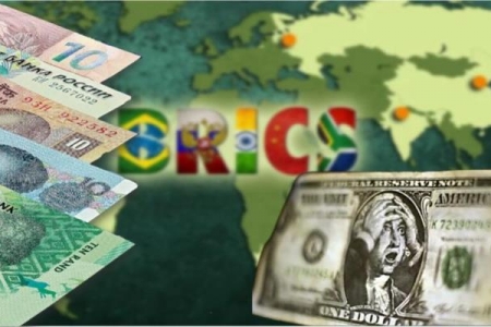 Đồng USD và tiền của BRICS cùng lộ những điểm yếu chí tử