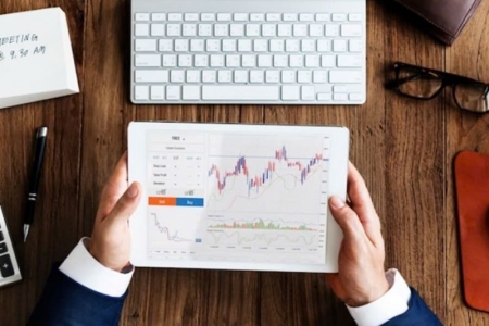 Chứng khoán phiên sáng 8/8: Nhà đầu tư chú ý đến nhóm dệt may, xuất khẩu