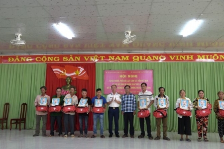 Bộ Tư lệnh Vùng Cảnh sát Biển 4 chung sức cùng tỉnh Bạc Liêu gỡ cảnh báo “thẻ vàng” IUU