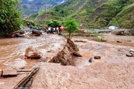 Chuyên gia nêu giải pháp hạn chế rủi ro, thiệt hại do mưa lũ, sạt lở đất