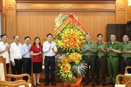 Lãnh đạo tỉnh Bắc Giang chúc mừng Công an tỉnh nhân Ngày truyền thống Công an nhân dân