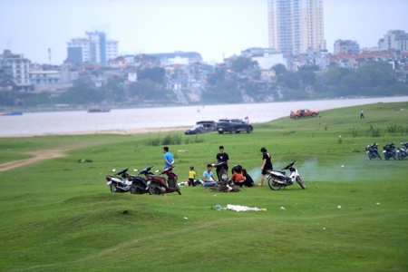 Hà Nội thành lập Đoàn giám sát quy hoạch, quản lý đất đai khu vực bãi sông Hồng, sông Đuống