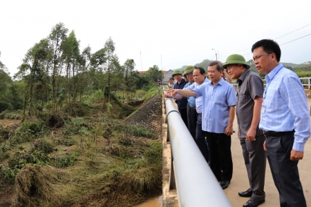 Chánh án Tòa án Nhân dân Tối cao Lê Minh Trí động viên nhân dân tỉnh Lạng Sơn bị ảnh hưởng do bão số 3