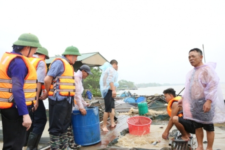 Phó Thủ tướng Thường trực Nguyễn Hòa Bình: Hà Nam cần tiếp tục gia cố các điểm đê xung yếu