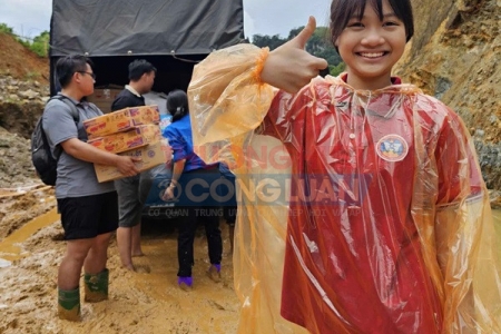 Trường Mầm non The Light Academy gửi “yêu thương” đến bà con vùng lũ