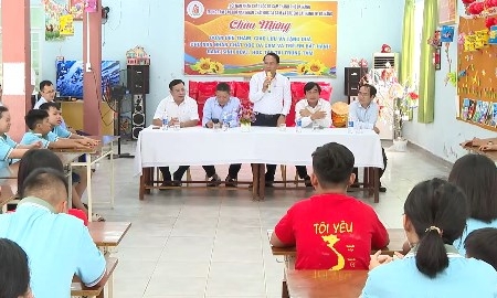 Đà Nẵng: Thăm, tặng quà Trung thu cho trẻ em nạn nhân chất độc da cam