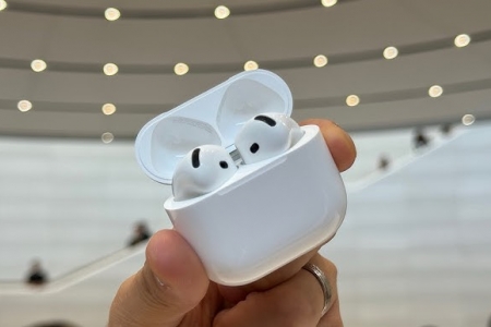 Apple vừa hé lộ 'phép màu' được ẩn giấu trong tai nghe AirPods 4