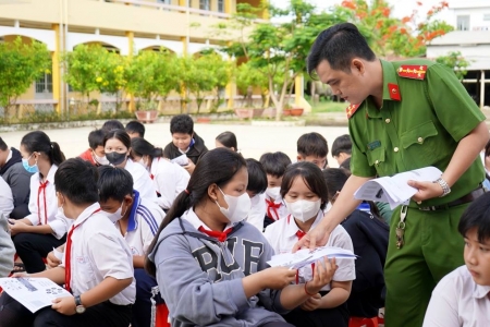 Long An xử lý nghiêm minh, kịp thời các vụ xâm hại trẻ em