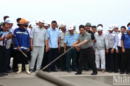 [Ảnh] Thủ tướng Phạm Minh Chính kiểm tra tiến độ sân bay Long Thành