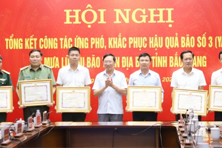 Bắc Giang: "Đặt sức khoẻ, tính mạng của người dân lên trước hết, trên hết”