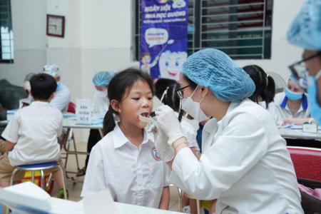 “Cười rạng rỡ - sáng tương lai”: Ngày hội Nha khoa ý nghĩa cho các em học sinh