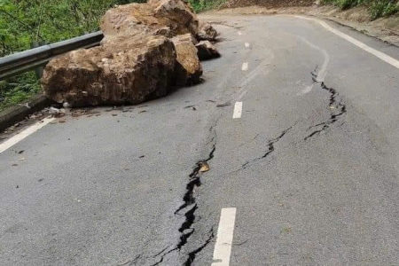 Hà Nội: Sạt lở nghiêm trọng tại đường lên đền Thượng tại Vườn Quốc gia Ba Vì