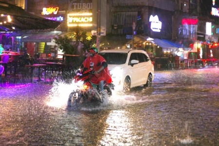 Hôm nay, TP. Hồ Chí Minh tiếp tục có mưa to