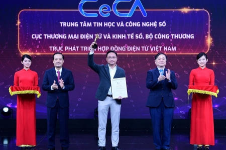 Trục Phát triển Hợp đồng điện tử Việt Nam nhận Giải thưởng Chuyển đổi số Việt Nam 2024