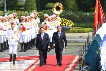 Thủ tướng Phạm Minh Chính chủ trì lễ đón Thủ tướng Trung Quốc Lý Cường và tiến hành hội đàm