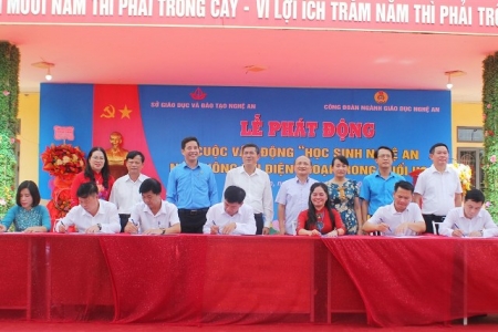 Nghệ An phát động phong trào “học sinh nói không với điện thoại trong buổi học”