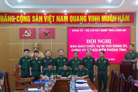 Bàn giao chức vụ Bí thư Đảng ủy, Chính ủy BĐBP tỉnh Long An