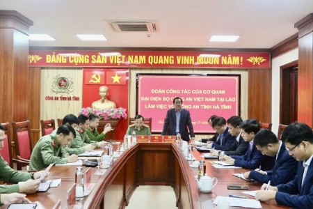 Cơ quan đại diện Bộ Công an Việt Nam tại Lào làm việc với Công an tỉnh Hà Tĩnh