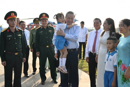 Tổng Bí thư Tô Lâm thăm và làm việc tại huyện đảo Bạch Long Vĩ