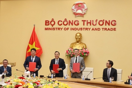 Ký Biên bản bàn giao và tiếp nhận Nhà máy điện BOT Phú Mỹ 2.2