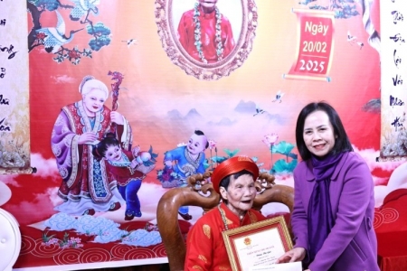 Thăm, chúc thọ người cao tuổi tròn 100 tuổi tại thành phố Lạng Sơn