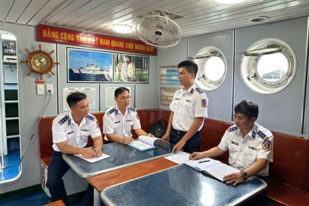 Hải đội 422 sẵn sàng hoàn thành tốt các nhiệm vụ, giữ vững an ninh, an toàn trên vùng biển Tây Nam