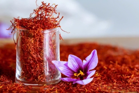 Saffron giàu dinh dưỡng, nhưng một số người cần thận trọng khi sử dụng để tránh rủi ro sức khỏe